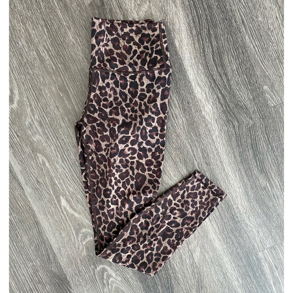 Varley Luna 25’’ Legging in Tort Leopard - Picture 6 of 8